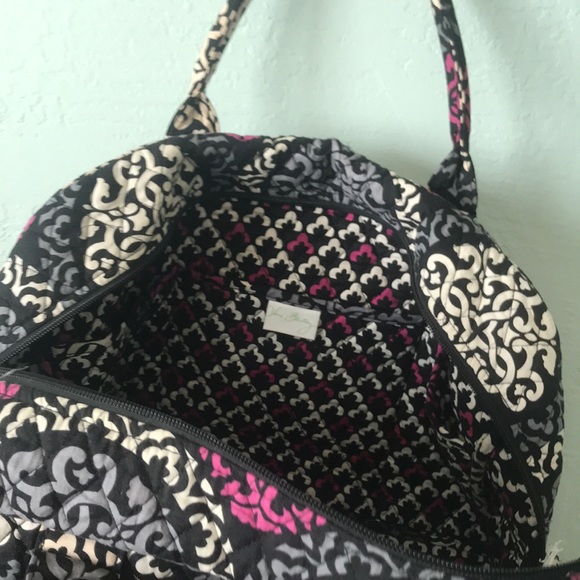 Large Very Bradley overnight bag - Picture 3 of 8